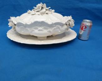 Lot 122. Soup tureen and serving platter