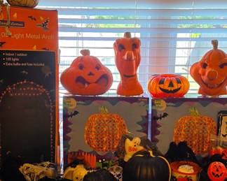 Halloween Pumpkinss and Decor