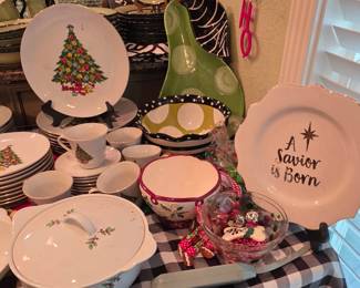 Kitchen Christmas Items - Dishes