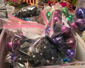 Tub 4 of Ornaments