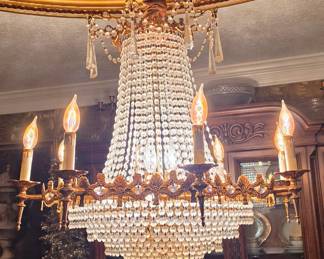 Large Chrystal Chandelier