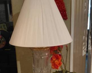 Round Table - Crystal Lamp