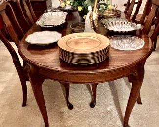 Queen Anne Style Dining Table