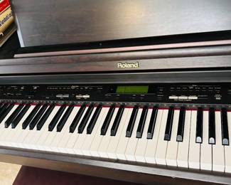 Roland kr-375 digital piano