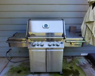 Napoleon Prestige PRO 500 Stainless Steel Gas Grill