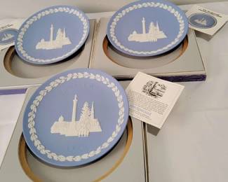 Wedgwood 1970 Christmas in Trafalgar Square Plates
