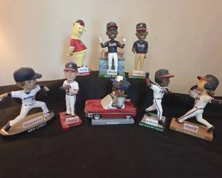 Atlanta Braves Including Outkast Bobble Head Collection From Past Players
