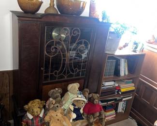 China and China cabinets everything must go