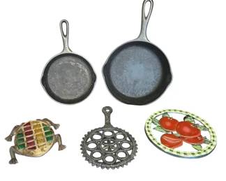 Vintage Cast Iron Cookware Decorative Trivet Lot 5 Pieces