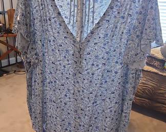 Chaps Blue Floral Flutter Sleeve Blouse