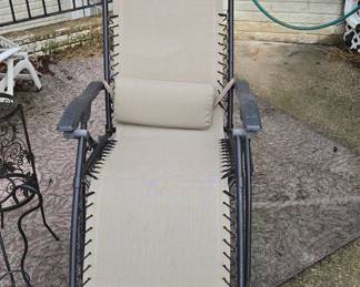 Zero Gravity Outdoor Recliner with Pillow and Cup Holder