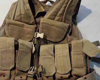 Cross Draw Tactical Vest with Integrated Pouches
