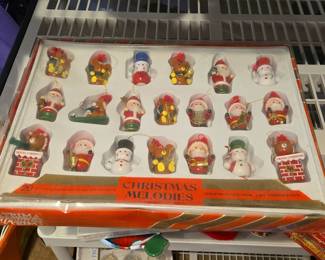 Trim Trends Christmas Melodies 20-Piece Ornament Set