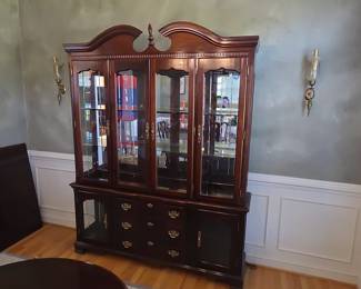 Singer Furniture Traditional China Cabinet