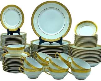 HUTSCHENREUTHER SELB BAVARIA 82 PIECE CHINA SET