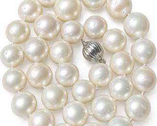 33 SOUTH SEA CULTURED PEARL 14K GOLD NECKLACE 103G