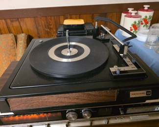 vintage Realistic 48 Turntable, good working condition!