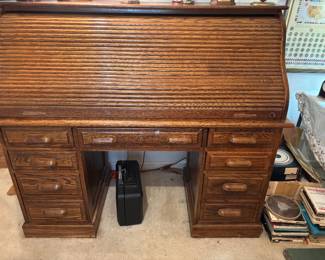 Roll top desk