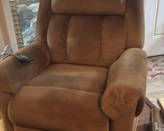 Lift chair w heat/massage