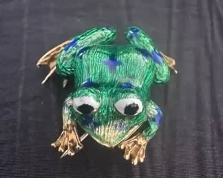 18k Vintage Frog Brooch
