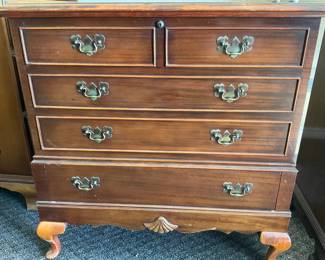 Lane Colonial Salem Chest