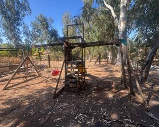 Kids swing set