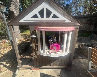Kids play house