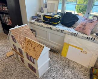 Vintage dollhouse- needs some TLC! Tons of painting supplies