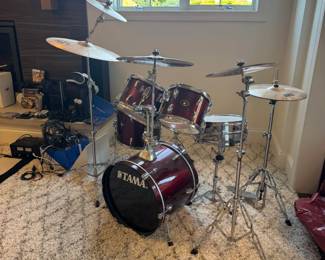 Tama junior drum set, 10-piece!