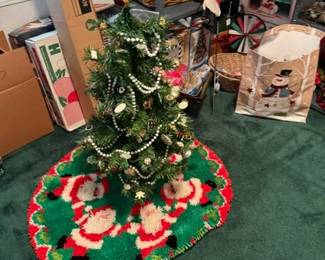  Christmas tree with earring and pin decor, Christmas skirt