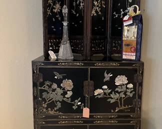 Black Lacquer 4-Door Cabinet / Folding Screen