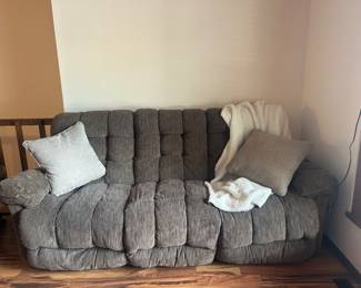 Reclining sofa