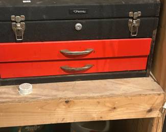 Metal tool box
