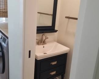Mirror & bath vanity