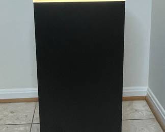 Illuminated Pedestal Display Stand with Integrated Lighting