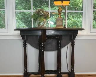 Antique Bobbin Turned Gate Leg Drop Leaf Table