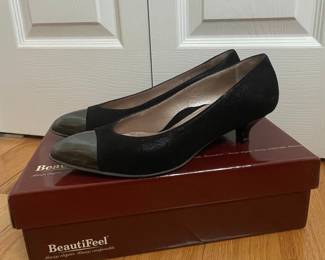 BeautiFeel Black Suede & Patent Cap Toe Kitten Heel Pumps