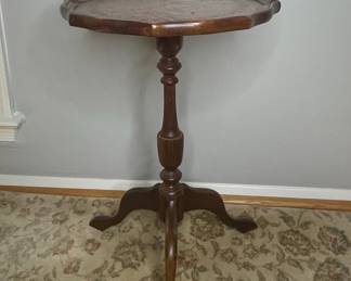 Mahogany Pie Crust Tripod Table