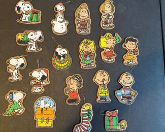 Lot of 17 Vintage 70’s hand-painted wooden Peanuts ornaments