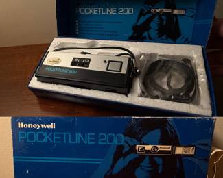 Vintage Honeywell Pocketline 200-110 film camera original box