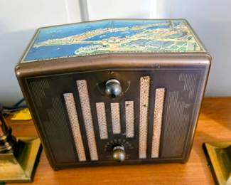 Table Top Radio with Chicago Scenes