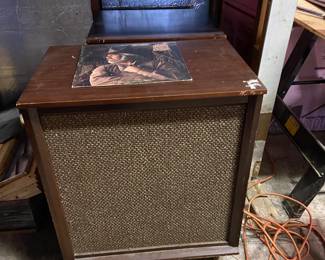 Vintage stereo and speaker