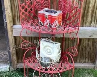 Corner shelf