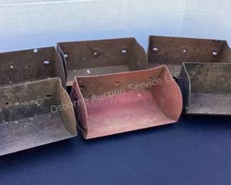 Conveyor buckets