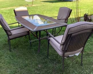 Patio table & 4 chairs