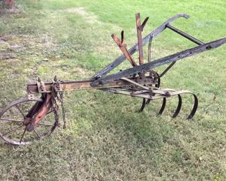 Antique cultivator
