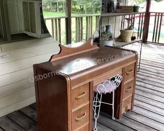 Waterfall vanity & stool