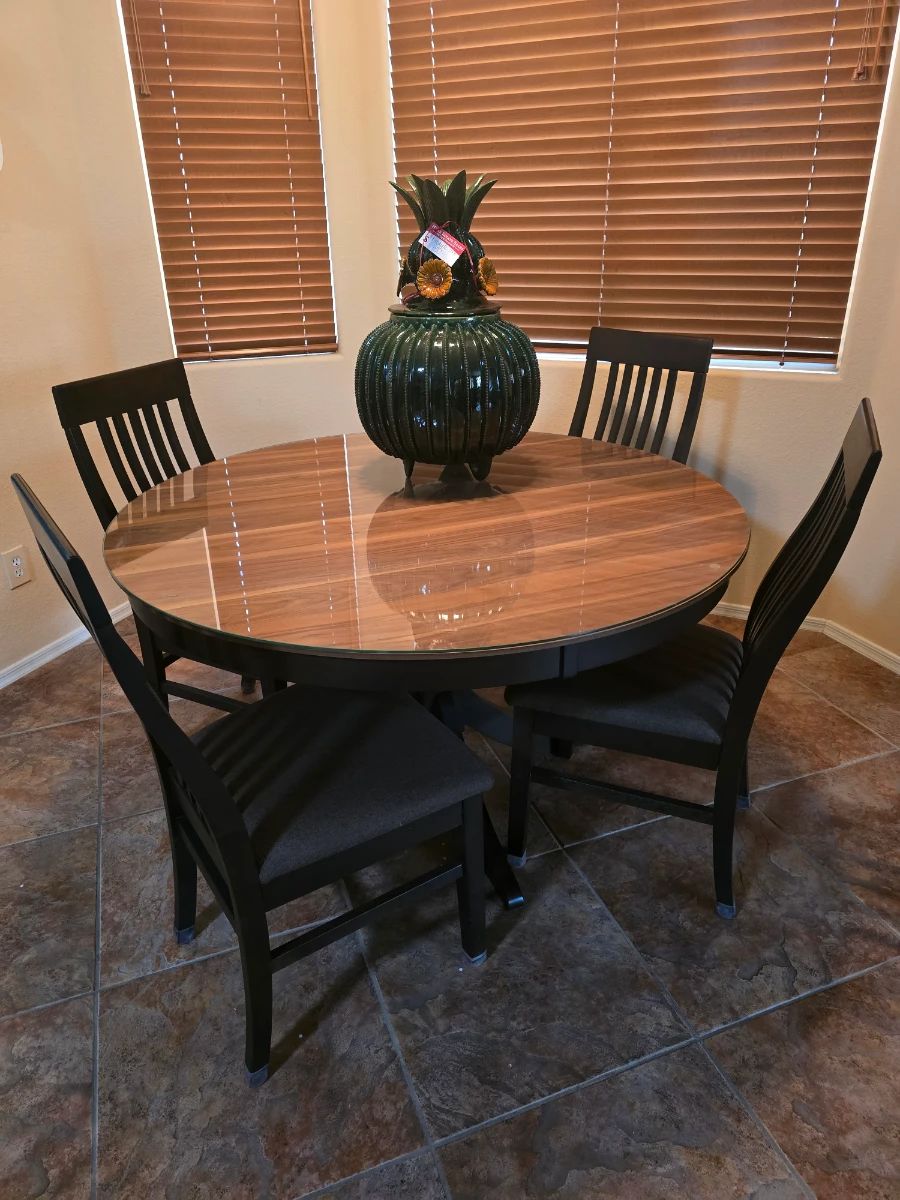 Kitchen Table with 4 Chairs