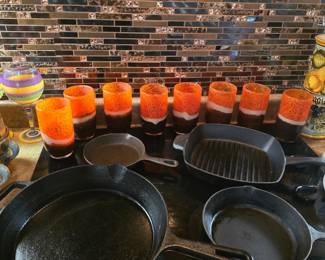 Cast Iron & Set of 8 Handblowen lasses