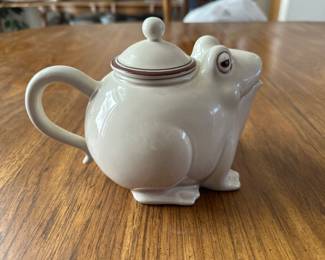 A23a Frog Container